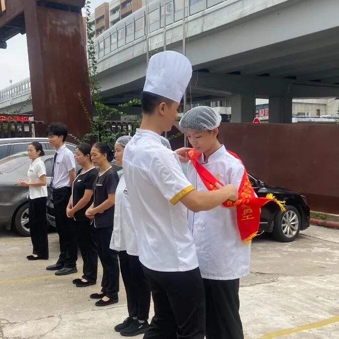 皇厨酒店国庆 74 周年升旗活动 · 配图 8